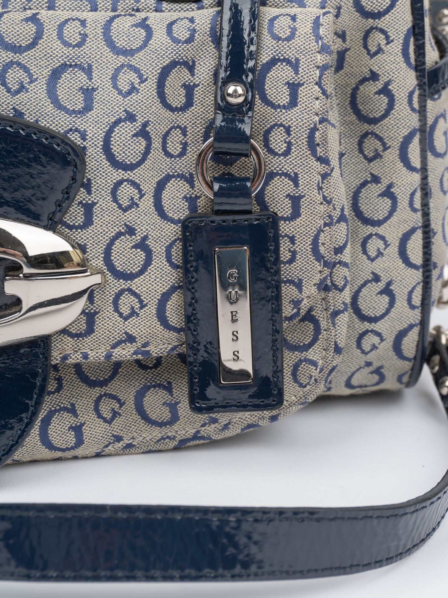 Borsa guess griffata grigio